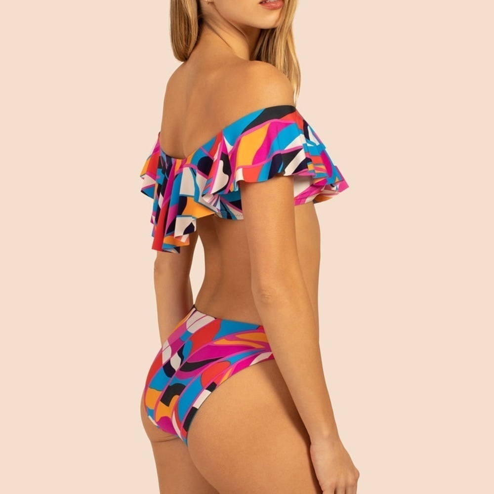 NWT,Trina Turk Bikini, REVERSIBLE High-Waisted,Softly Ruffled,STUNNING